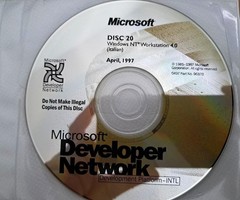 Windows NT Workstation 4.0 Full Version Italian Install CD w/ License