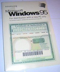 Microsoft Windows 95 Original Install CD-ROM, COA/Product Key & User Guide