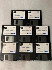 Dell Microsoft Windows 3.1 – 3.5″ Floppy Vintage Software ’92 (8-Disk Set)